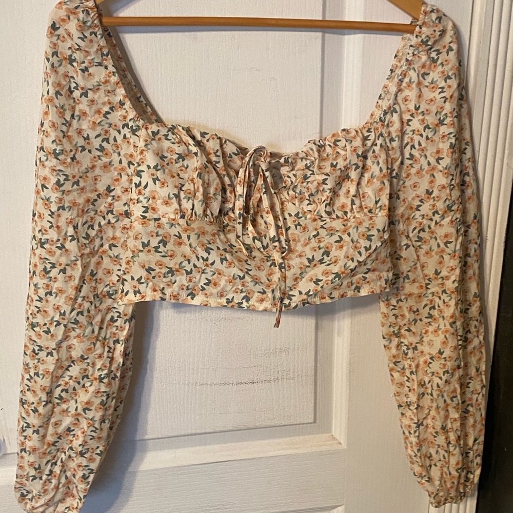 Long sleeve crop
